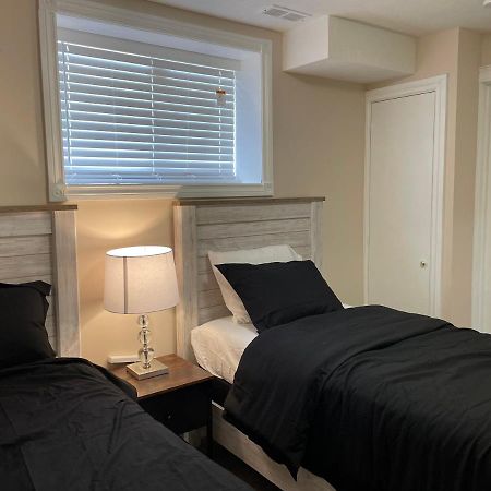 Super Luxury & Cozy Lower Level Apartment In Nw Calgary, Ab Close To Banff Exteriör bild