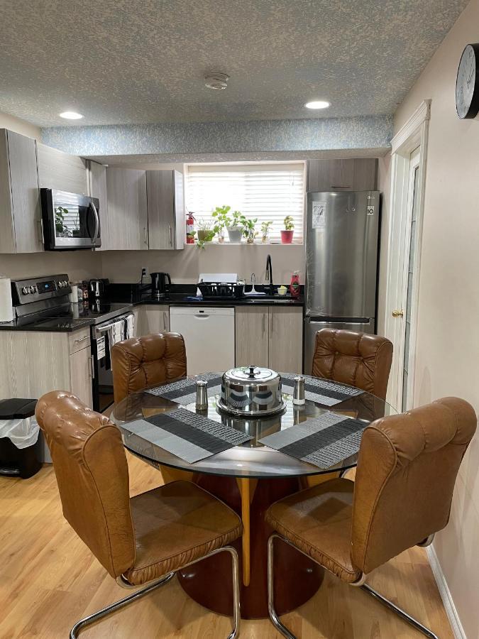 Super Luxury & Cozy Lower Level Apartment In Nw Calgary, Ab Close To Banff Exteriör bild