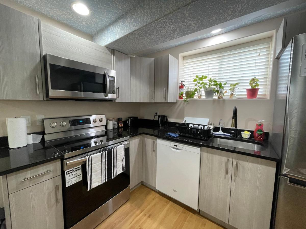 Super Luxury & Cozy Lower Level Apartment In Nw Calgary, Ab Close To Banff Exteriör bild