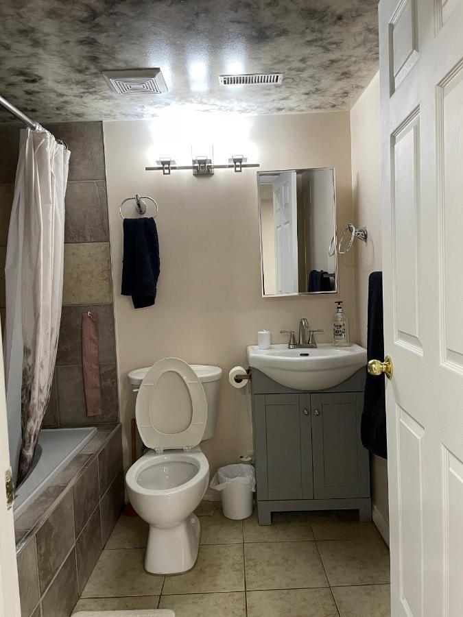 Super Luxury & Cozy Lower Level Apartment In Nw Calgary, Ab Close To Banff Exteriör bild