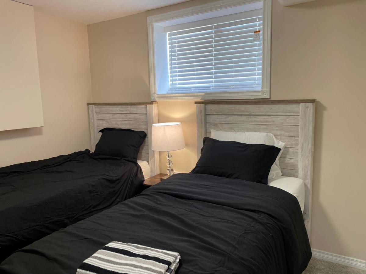 Super Luxury & Cozy Lower Level Apartment In Nw Calgary, Ab Close To Banff Exteriör bild